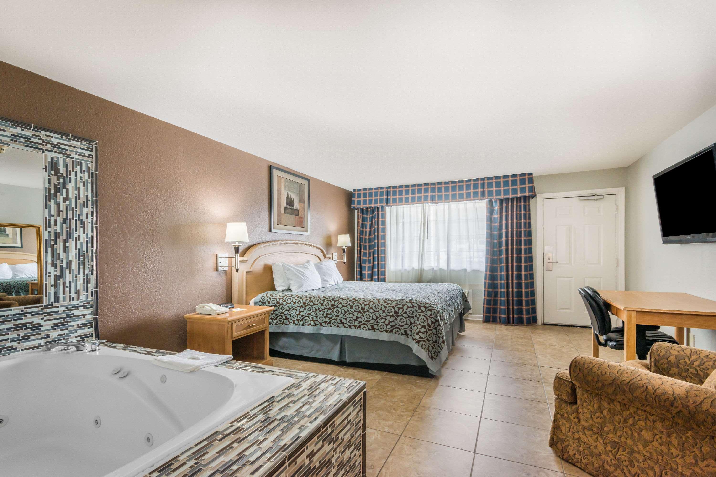 Days Inn By Wyndham Нью-Браунфелс Екстер'єр фото